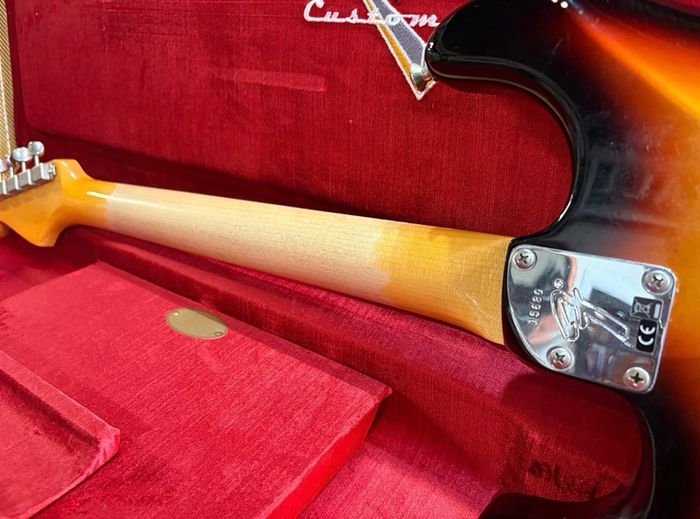 Fender Postmodern Journeyman Stratocaster 2023