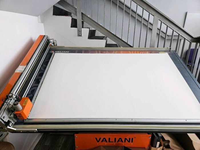 Computerised mount cutter