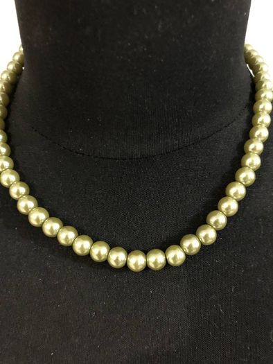 Pearl necklace