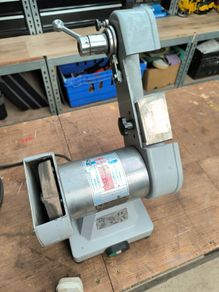 Officine knife sharpener