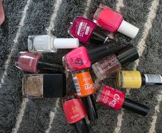 nail polishes