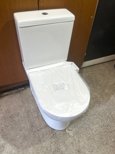 Brand New Toilet,cistern And Lid
