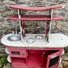 children's play kitchen
