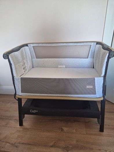 Tutti Bambini CoZee Lite Bedside Crib - Dark Grey & Oak Crib