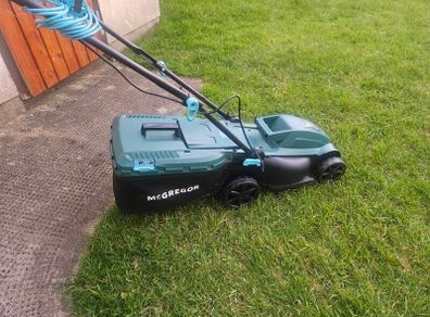 electric lawnmower