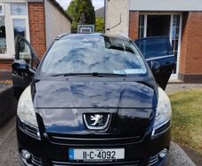 Peugeot 5008 2011