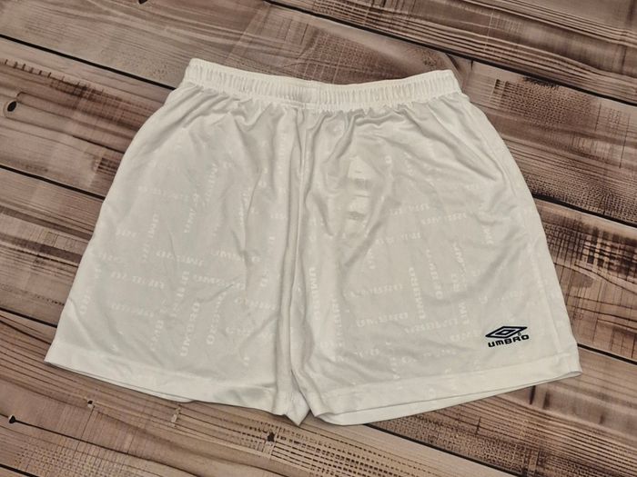 Vintage Umbro Men's Football Shorts Size 38