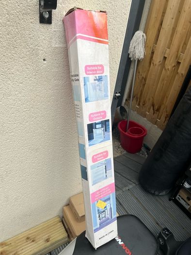 Retractable Baby Gate extend to 180cm