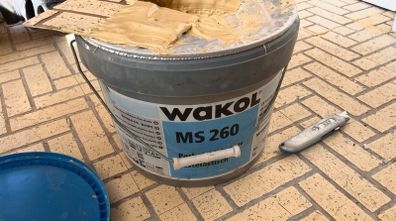 Tile glue