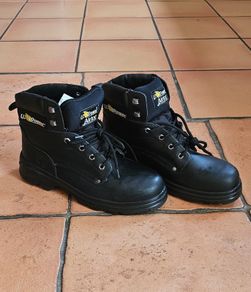 work safety boots.
