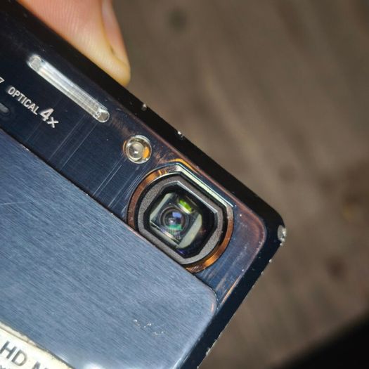 SONY Cybershot DSC-TX7 Digital Camera 10.2MP 4x Optical Zoom + 1GB SD + Case