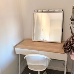 vanity table and mirror