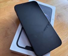 iPhone 16e