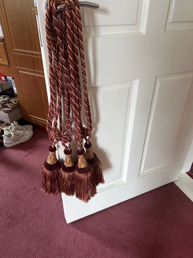 4 Tie backs