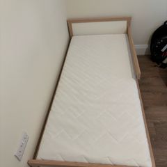 Kid bed with mattress