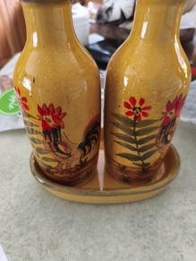 FARMYARD POTTERY , Dishwasher  Saft onlyHand-painted ceramic oil and vinegar cruet set ON HOLDING MATHING SMALL TRAY.