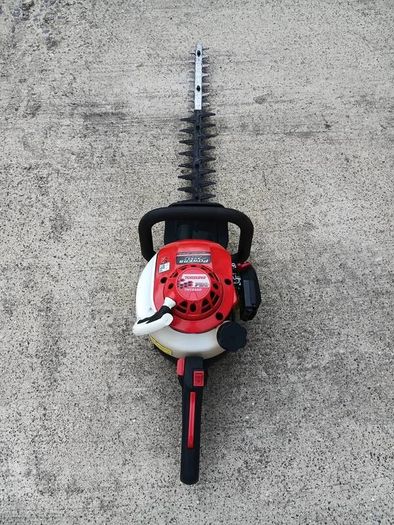 Hedge trimmers