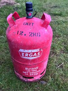 Clean empty gas cylinder