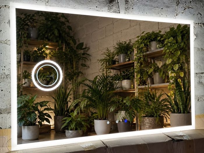 LED Bathroom Mirror 130x80cm Speakers Weather Station Adjustable Light Temperature 3000-7000K Bright Touch Switch