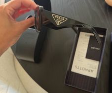 Prada sunglasses PR 13Zs