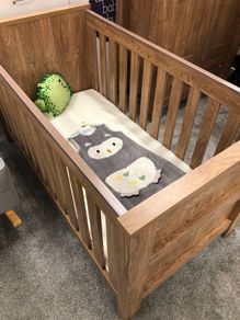 Child's cot / bed