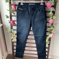 jeans  bnwot Levi Demi curve range size w29 Us 8