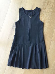 Girls grey school pinafore Age 5-6