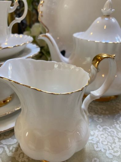 Royal Albert "Val D'or " tea set