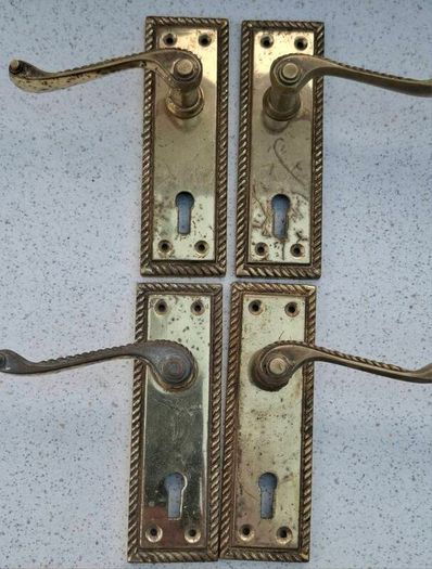 Door Handles Brass (PER PAIR).