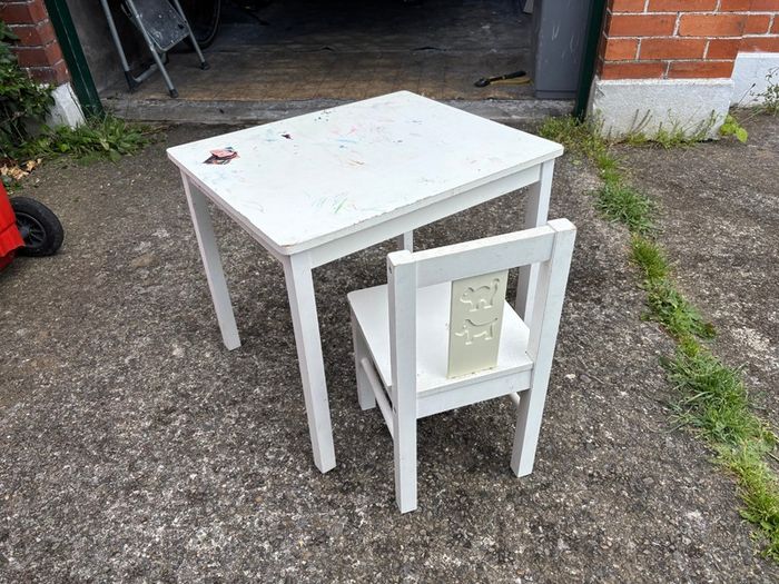 Kids desk