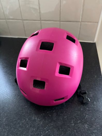 Kids helmet pink
