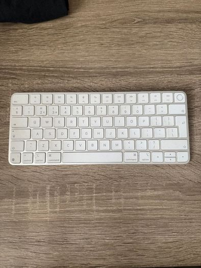 Touch ID Apple Magic Keyboard + Magic Mouse