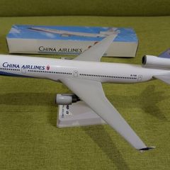 China Airlines 1:200 scale model airplane, MD-11 aircraft