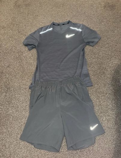 Grey Nike miler set