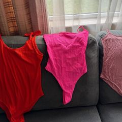 3 Bodysuits, size S