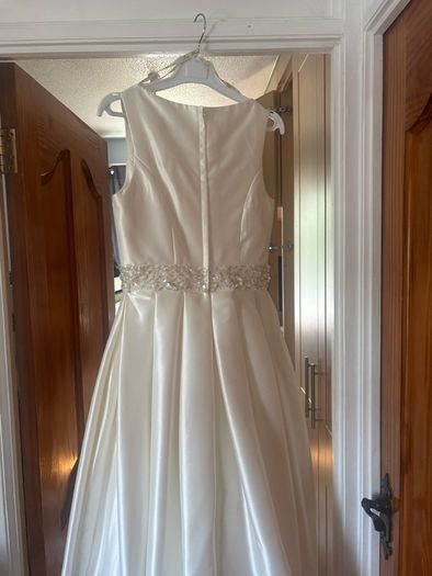 wedding dress never worn