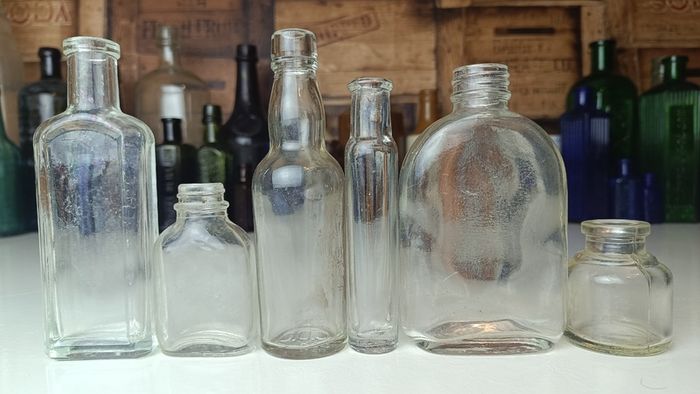 499 - Set of 6 Vintage Clear Glass Screw Cork Top Collectible Decorative Bottles and Jars