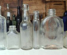 499 - Set of 6 Vintage Clear Glass Screw Cork Top Collectible Decorative Bottles and Jars