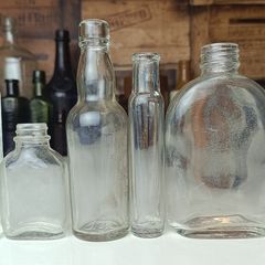 499 - Set of 6 Vintage Clear Glass Screw Cork Top Collectible Decorative Bottles and Jars