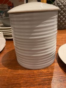 Sophie Conran for Portmeirion White Medium Storage Jar and matching 20 cm plate