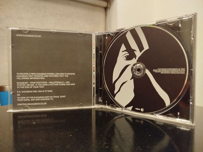 Kasabian - Kasabian    CD