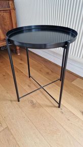 Round foldable bedside table / coffee table