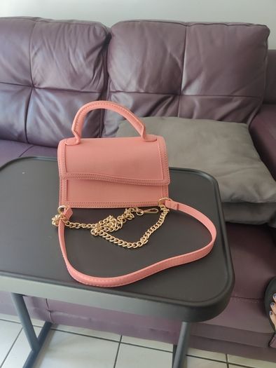 Beautiful New Look peach bag