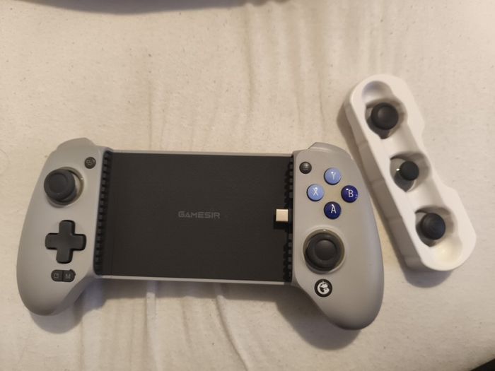 Gamesir G8 Galileo USB-C smartphone controller
