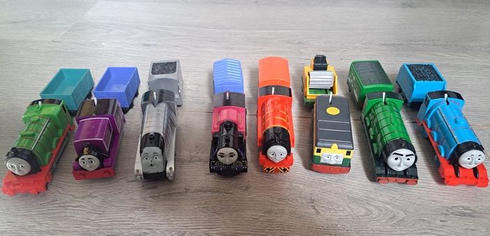 Thomas tank engine trains and tracks