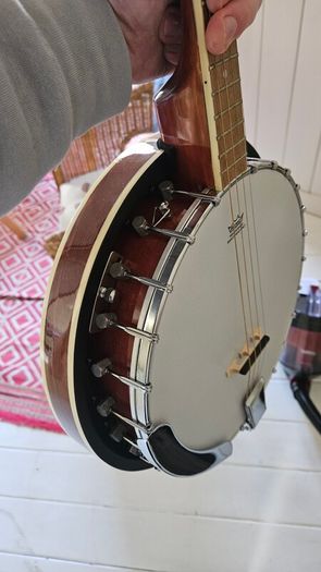 Irish Banjo Koda FBJ2419F with padded case