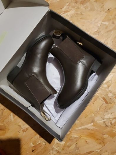 Hy jodpur boots New in box size 10 (child)
