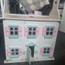 Wooden dolls house Image 2
