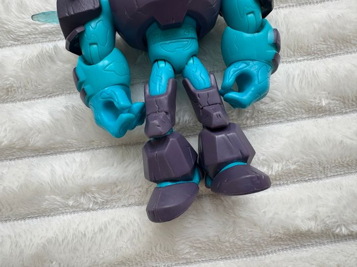 Ben 10 To Shock Rocks Transformer Playmates Used Please look at the pictures