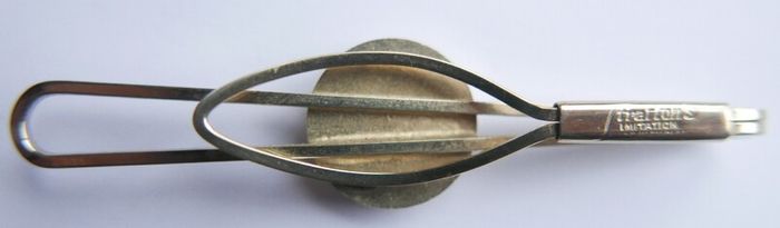 Vintage  Nippy Clip Football Ball Gents Tie Bar Clip
